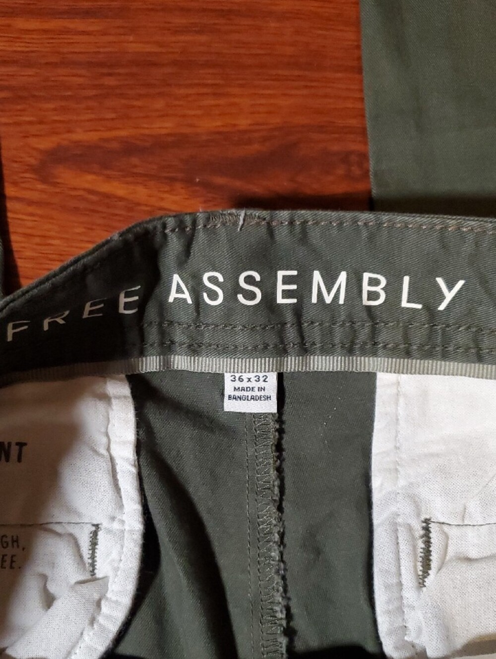Men's Free Assembly Olive Green Chino Pants - Picture 2 of 4